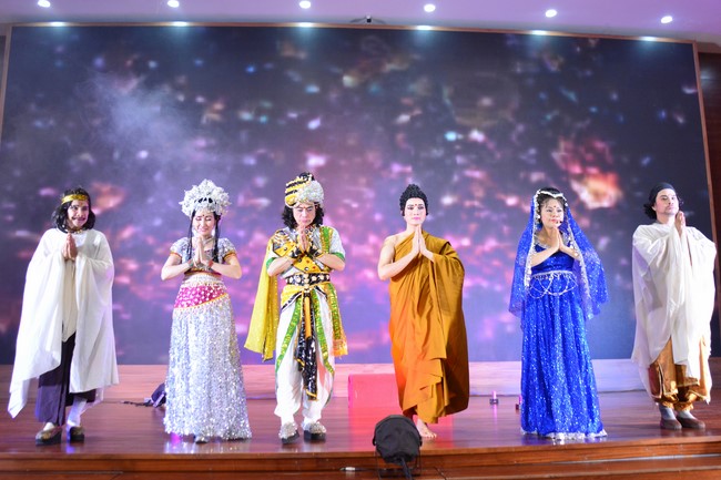 Performance night to celebrate Buddha's birthday