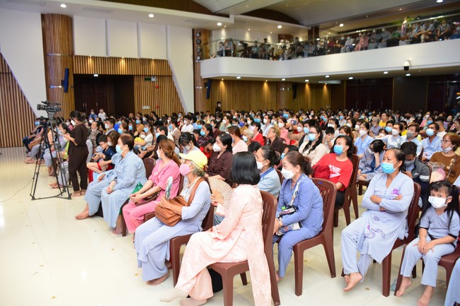 Performance night to celebrate Buddha's birthday