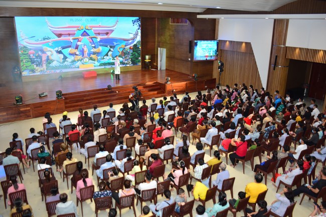 Performance night to celebrate Buddha's birthday