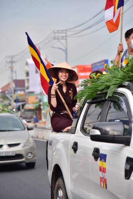 Diễu hành xe máy mừng đại lễ Phật Đản 2022