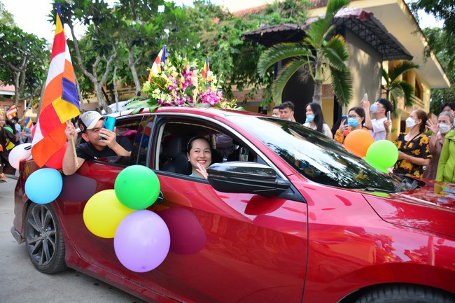 Diễu hành xe máy mừng đại lễ Phật Đản 2022