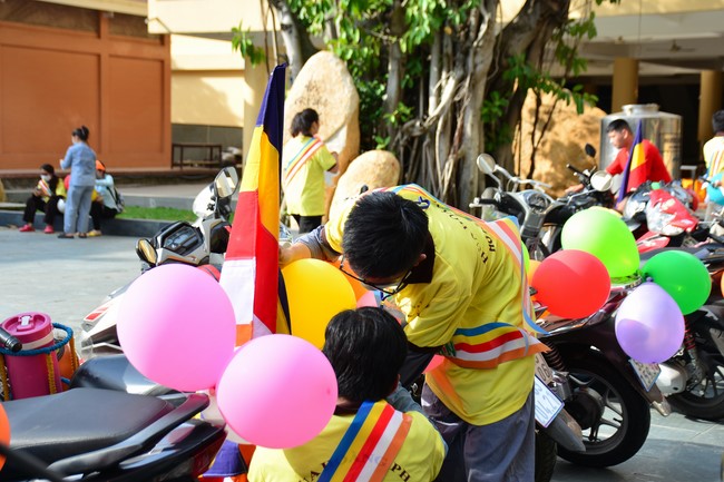 Diễu hành xe máy mừng đại lễ Phật Đản 2022