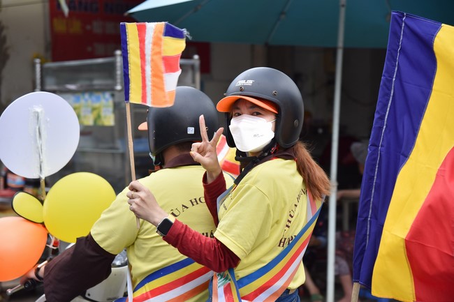 Diễu hành xe máy mừng đại lễ Phật Đản 2022