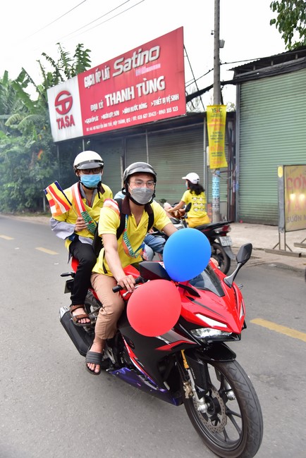 Diễu hành xe máy mừng đại lễ Phật Đản 2022