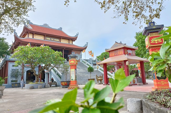 Buddha's Birthday Ceremony at  Tay Khanh pagoda - Thai Binh