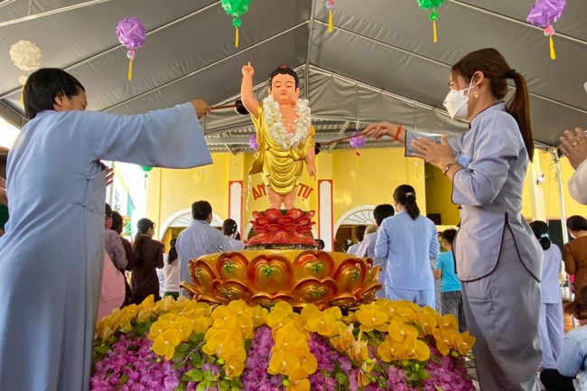 Buddha's Birthday celebration at An Son pagoda, Quang Ngai