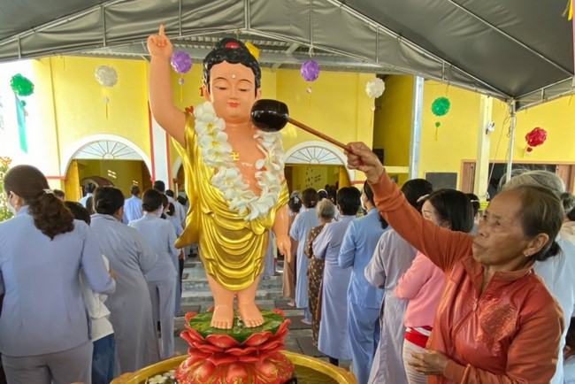 Buddha's Birthday celebration at An Son pagoda, Quang Ngai