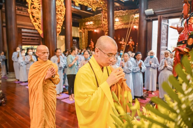 Vesak Great Ceremony in 2022 at Hoa Phuc Pagoda