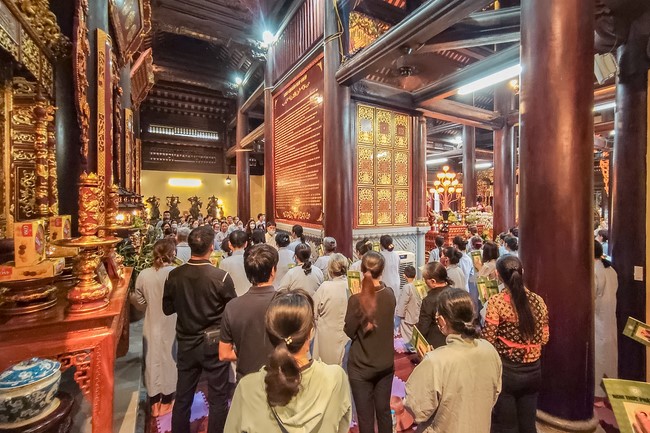 Vesak Great Ceremony in 2022 at Hoa Phuc Pagoda