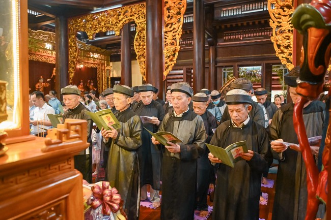 Vesak Great Ceremony in 2022 at Hoa Phuc Pagoda