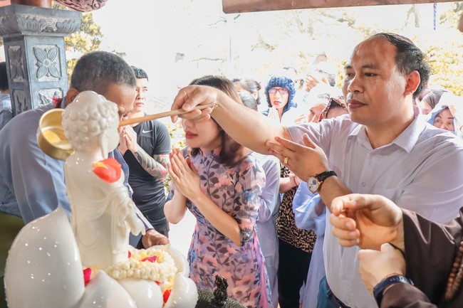 Vesak Great Ceremony in 2022 at Hoa Phuc Pagoda