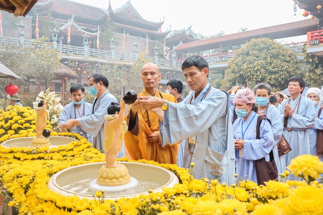 Vesak Great Ceremony in 2022 at Hoa Phuc Pagoda