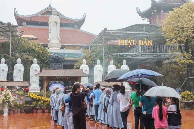 Vesak Great Ceremony in 2022 at Hoa Phuc Pagoda