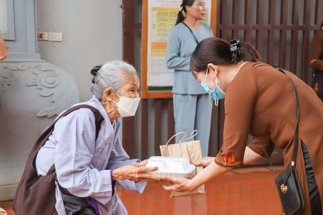 Vesak Great Ceremony in 2022 at Hoa Phuc Pagoda