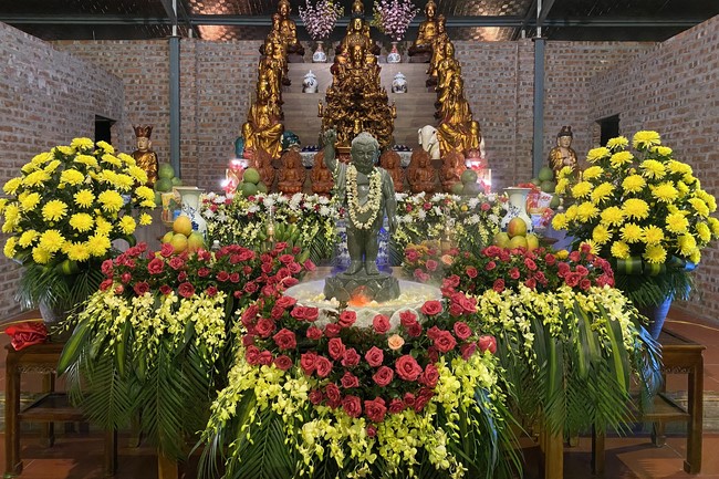 Buddha's Birthday Ceremony at Dai Co Viet Temple