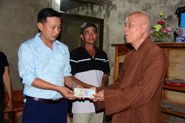 Lễ trao nhà tình thương tại thôn Phượng, Nam Định