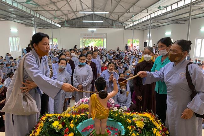 Buddha's birthday ceremony at Can Mon Temple