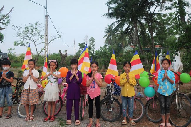 Buddha's birthday ceremony at Can Mon Temple