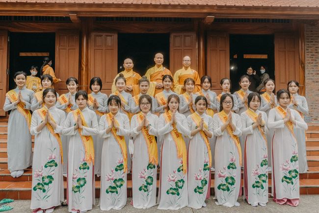 Buddha's birthday ceremony at Can Mon Temple