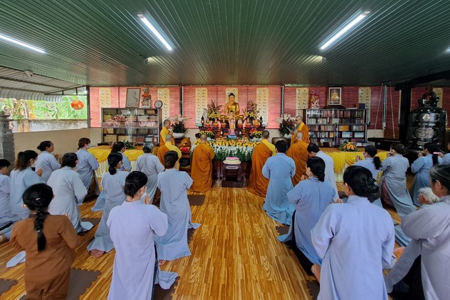 Welcome the Buddha's Birthday at Nhat Phap Pagoda