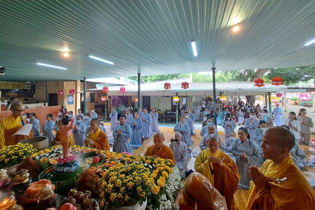 Welcome the Buddha's Birthday at Nhat Phap Pagoda
