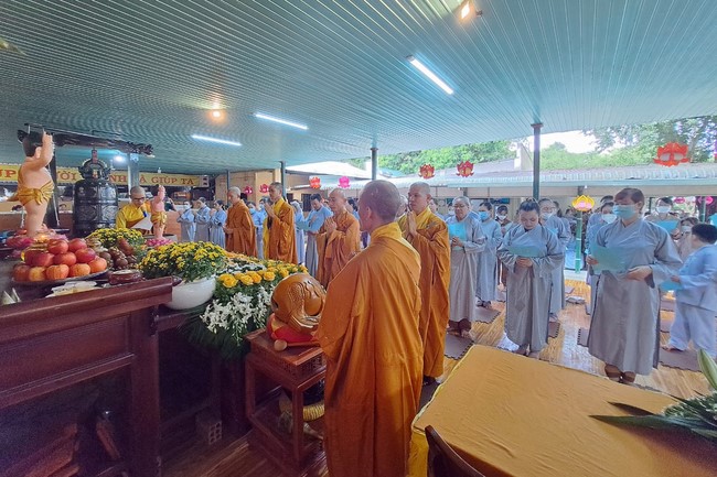 Welcome the Buddha's Birthday at Nhat Phap Pagoda