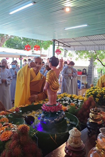 Welcome the Buddha's Birthday at Nhat Phap Pagoda