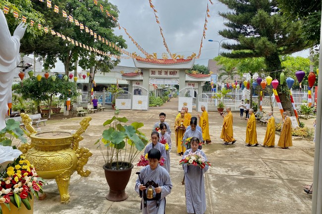 Buddha's Birthday Ceremony at Bao Quang Pagoda
