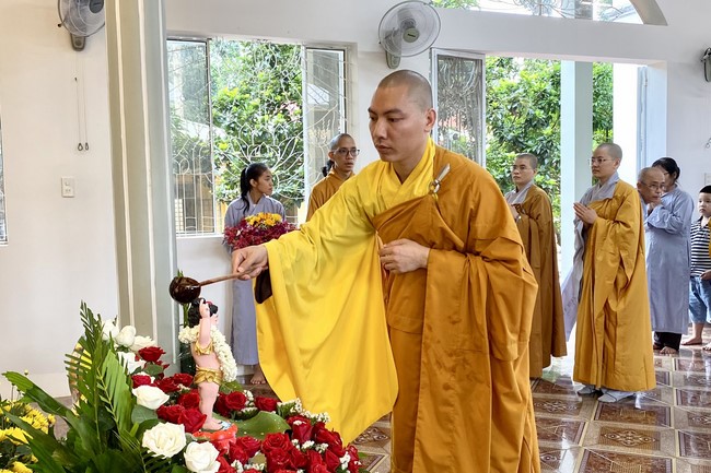 Buddha's Birthday Ceremony at Bao Quang Pagoda