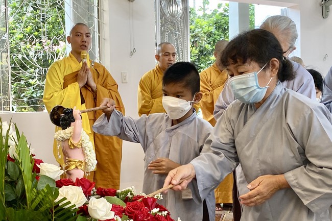 Buddha's Birthday Ceremony at Bao Quang Pagoda