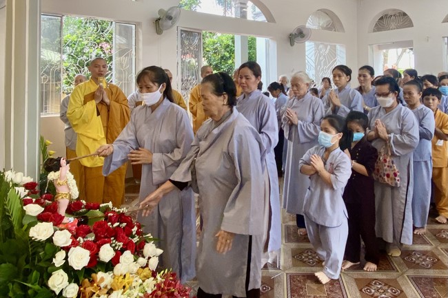 Buddha's Birthday Ceremony at Bao Quang Pagoda