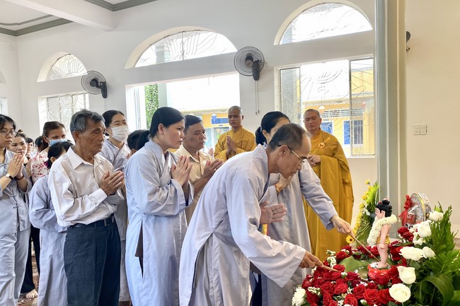 Buddha's Birthday Ceremony at Bao Quang Pagoda