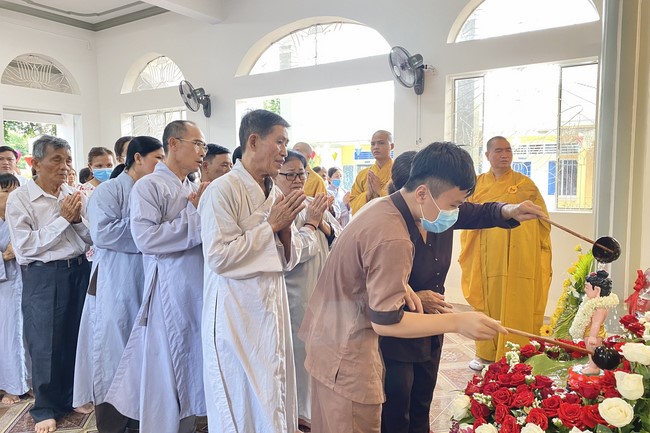Buddha's Birthday Ceremony at Bao Quang Pagoda