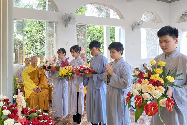 Buddha's Birthday Ceremony at Bao Quang Pagoda