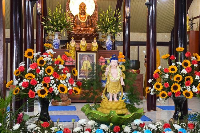 Buddha's Birthday Ceremony at a Hoang Phap Pagoda branch, Cu Chi