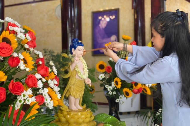 Buddha's Birthday Ceremony at a Hoang Phap Pagoda branch, Cu Chi