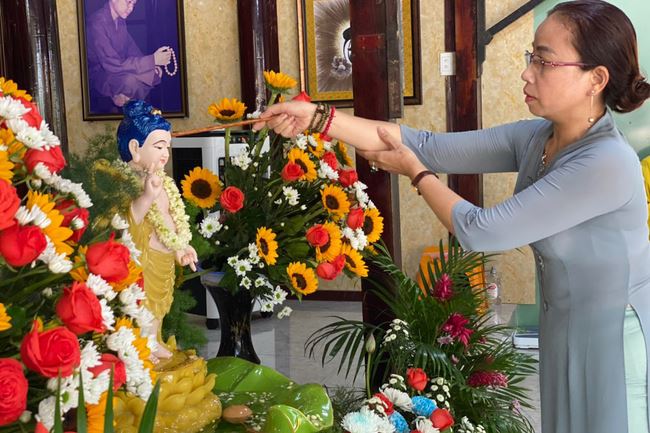 Buddha's Birthday Ceremony at a Hoang Phap Pagoda branch, Cu Chi