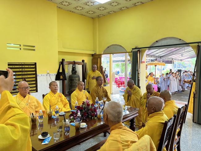 Lễ chú nguyện rót đồng đúc Đại hồng chung tại chùa An Sơn