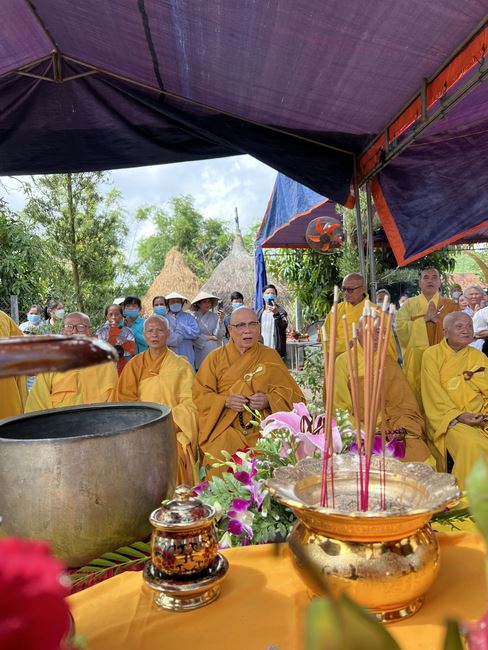 Lễ chú nguyện rót đồng đúc Đại hồng chung tại chùa An Sơn