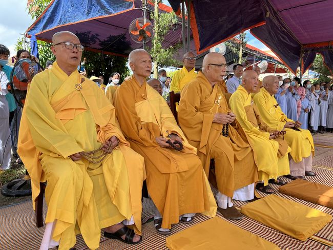 Lễ chú nguyện rót đồng đúc Đại hồng chung tại chùa An Sơn