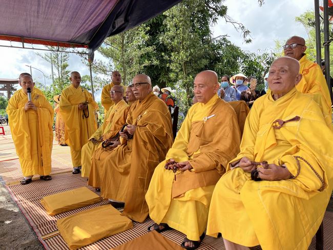 Lễ chú nguyện rót đồng đúc Đại hồng chung tại chùa An Sơn