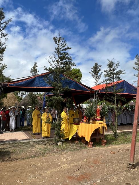 Lễ chú nguyện rót đồng đúc Đại hồng chung tại chùa An Sơn