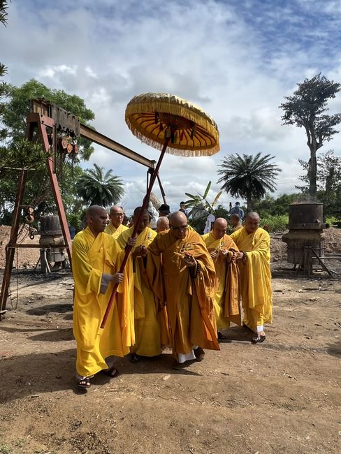 Lễ chú nguyện rót đồng đúc Đại hồng chung tại chùa An Sơn