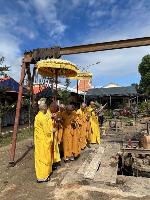 Lễ chú nguyện rót đồng đúc Đại hồng chung tại chùa An Sơn