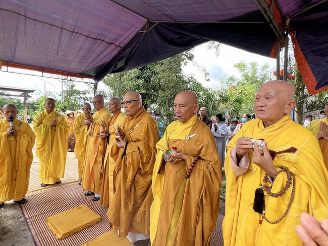 Lễ chú nguyện rót đồng đúc Đại hồng chung tại chùa An Sơn