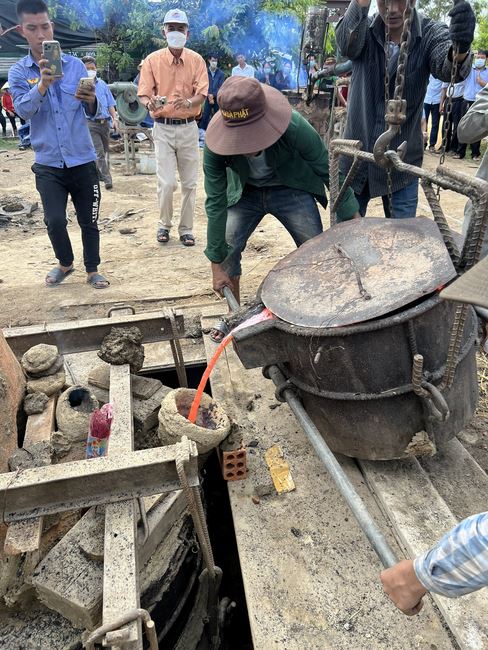 Lễ chú nguyện rót đồng đúc Đại hồng chung tại chùa An Sơn