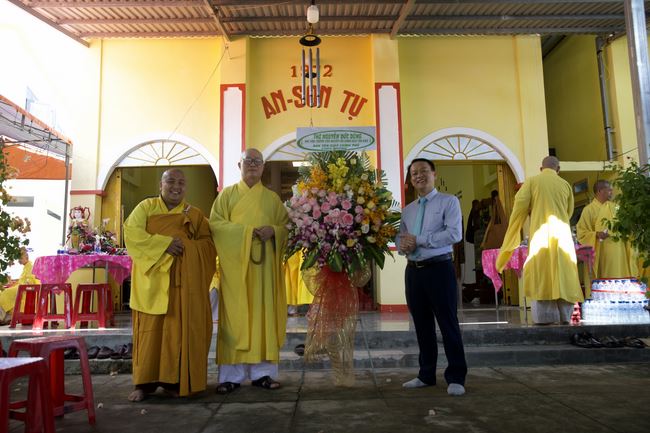 Lễ chú nguyện rót đồng đúc Đại hồng chung tại chùa An Sơn