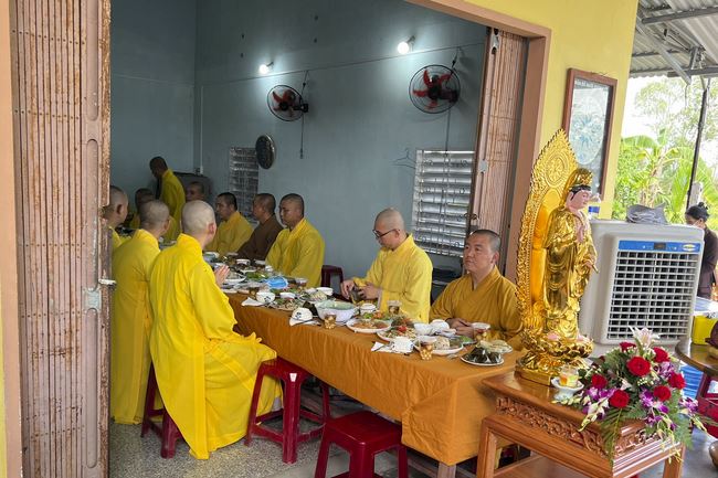 Lễ chú nguyện rót đồng đúc Đại hồng chung tại chùa An Sơn