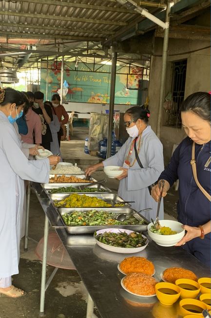 Charity in sowing blessing of Dong Cao Pagoda