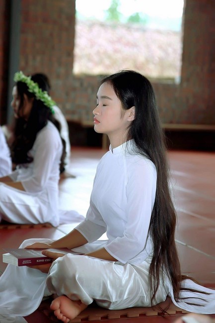 Primary School - Secondary School in Phu Thinh Commune to visit Dai Co Viet Pagoda